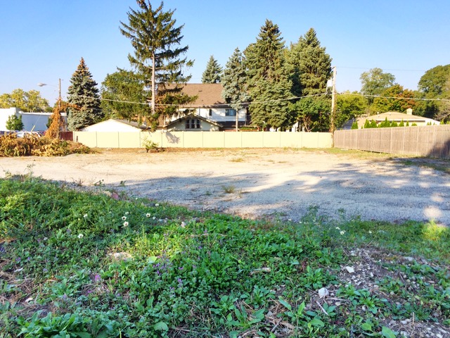 Property photo of 4108 N Grant Street in Westmont, Illinois