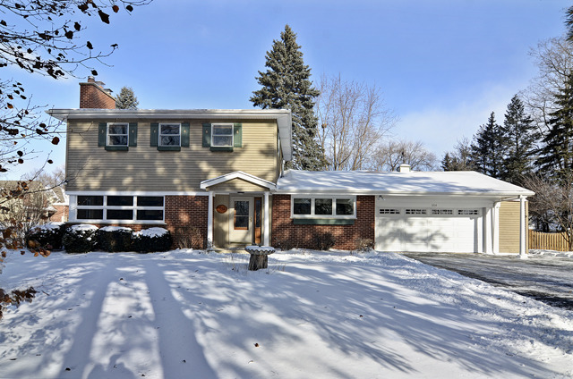 Property photo of 354 57th Street in Clarendon Hills, Illinois