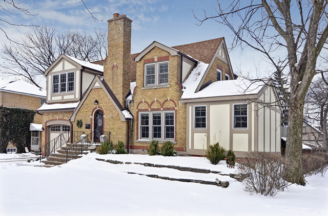 Property photo of 8 Mohawk Drive in Clarendon Hills, Illinois
