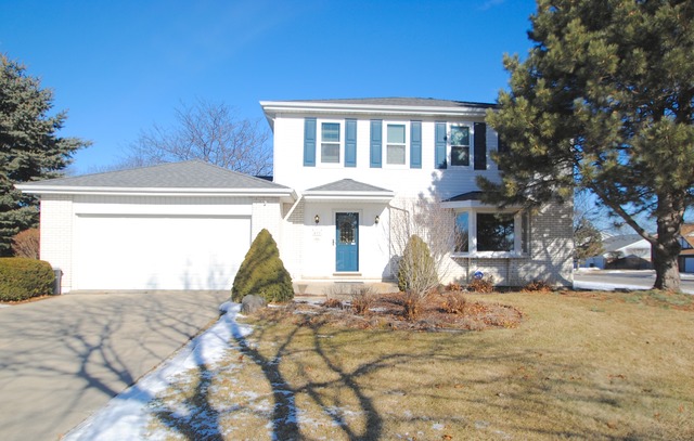 Property photo of 400 W 65th Street in Westmont, Illinois