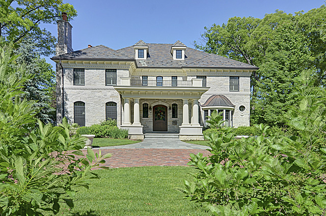 Property photo of 704 S Elm Street in Hinsdale, Illinois
