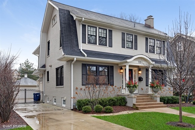 Property photo of 733 S Lincoln Street in Hinsdale, Illinois