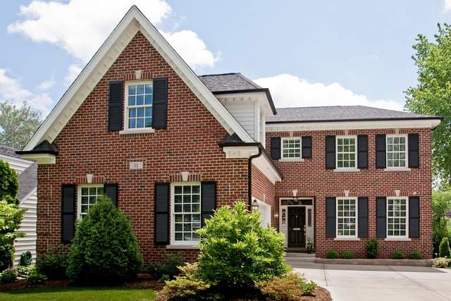Property photo of 11 Chestnut Avenue in Clarendon Hills, Illinois