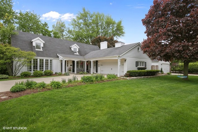 Property photo of 800 W Hickory Street in Hinsdale, Illinois