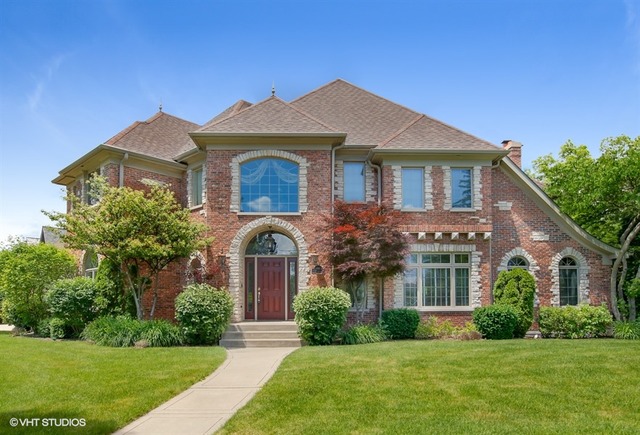 Property photo of 490 S Prairie Avenue in Elmhurst, Illinois
