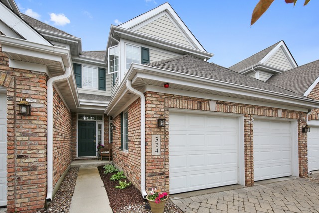 Property photo of 324 Reserve Circle in Clarendon Hills, Illinois
