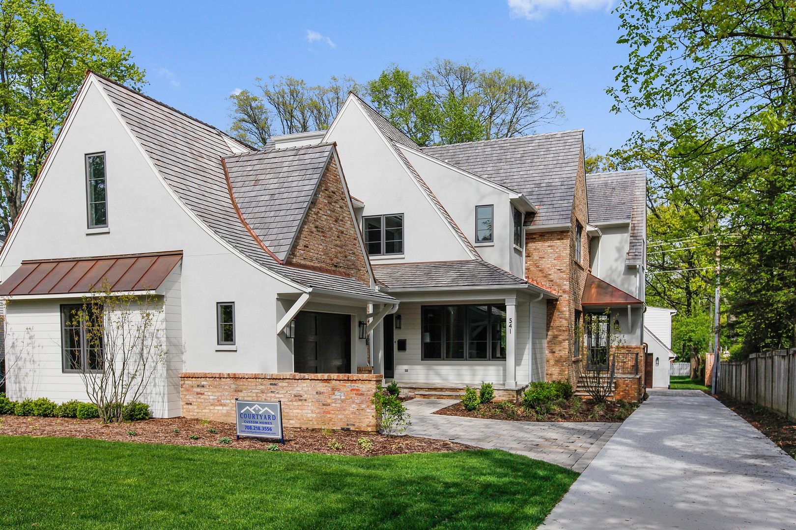 Property photo of 541 Walker Road in Hinsdale, Illinois