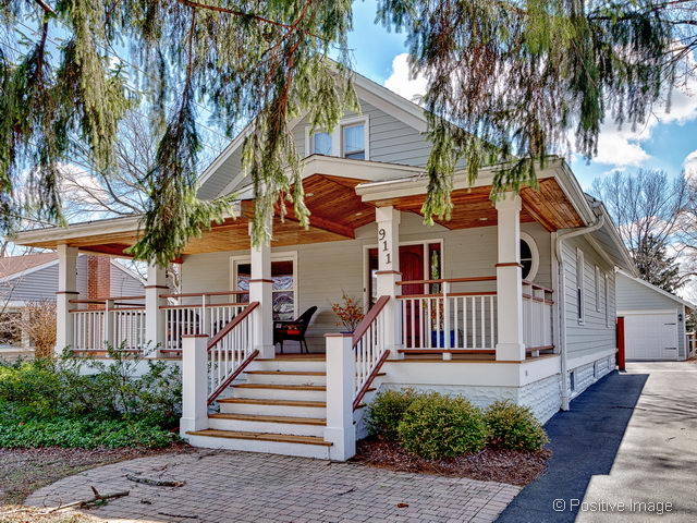 Property photo of 911 Prairie Avenue in Downers Grove, Illinois