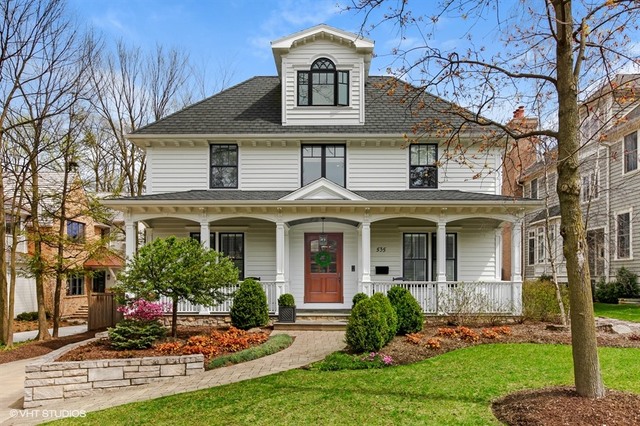 Property photo of 535 Walker Road in Hinsdale, Illinois