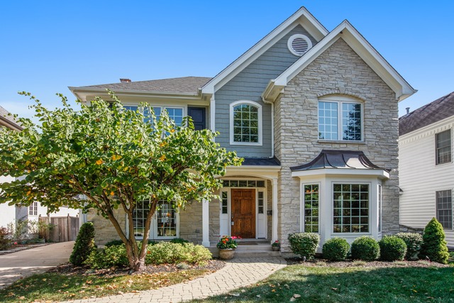 Property photo of 307 Phillippa Street in Hinsdale, Illinois