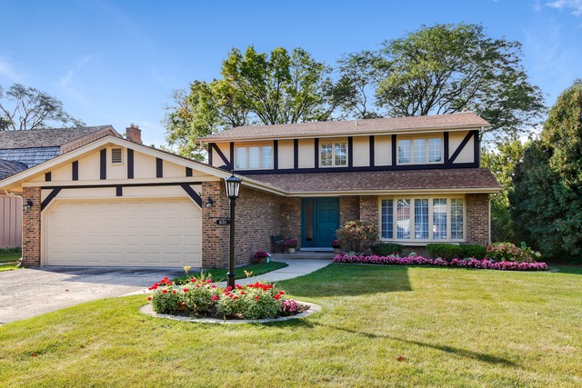 Property photo of 651 Courtland Circle in Western Springs, Illinois