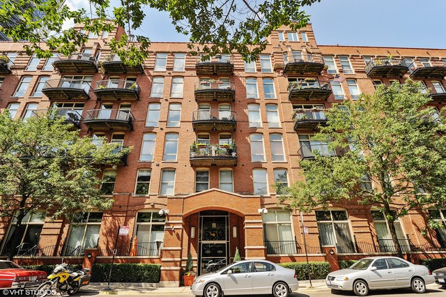 Property photo of 550 N Kingsbury Street #105 in Chicago, Illinois