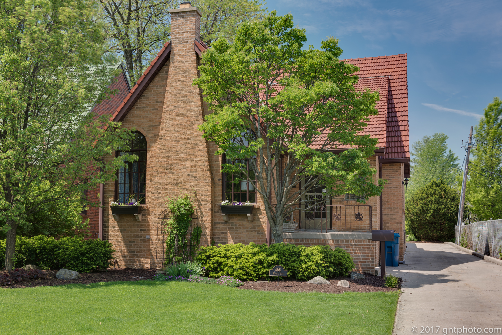 Property photo of 456 S Poplar Avenue in Elmhurst, Illinois