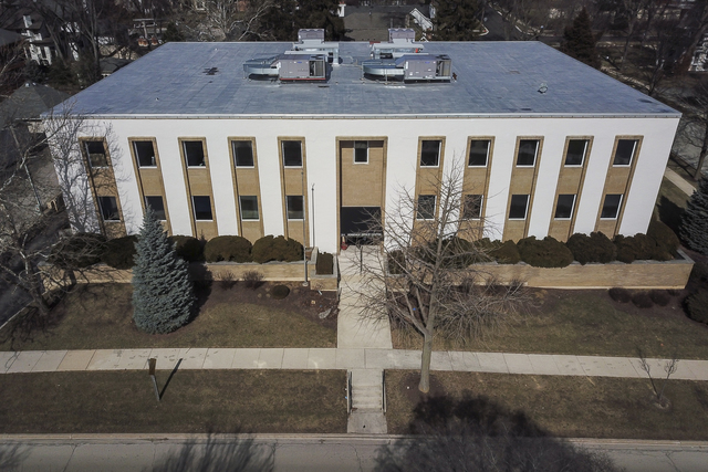 Property photo of 211 W Chicago Avenue in Hinsdale, Illinois