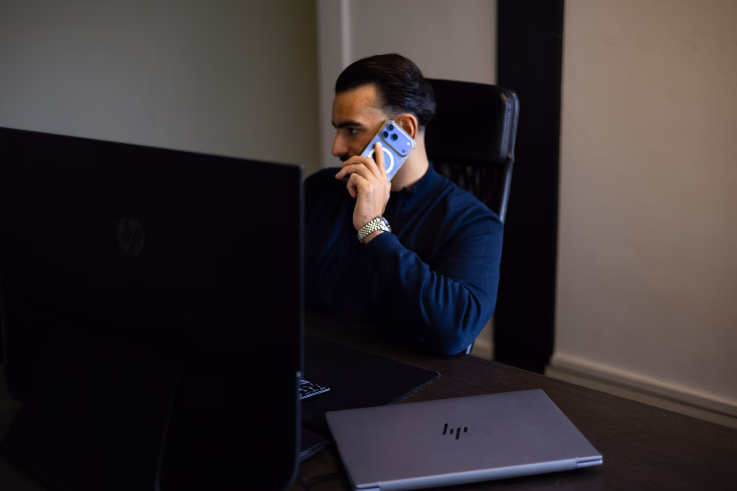 Financieel adviseur van Finpoint in gesprek met een ondernemer