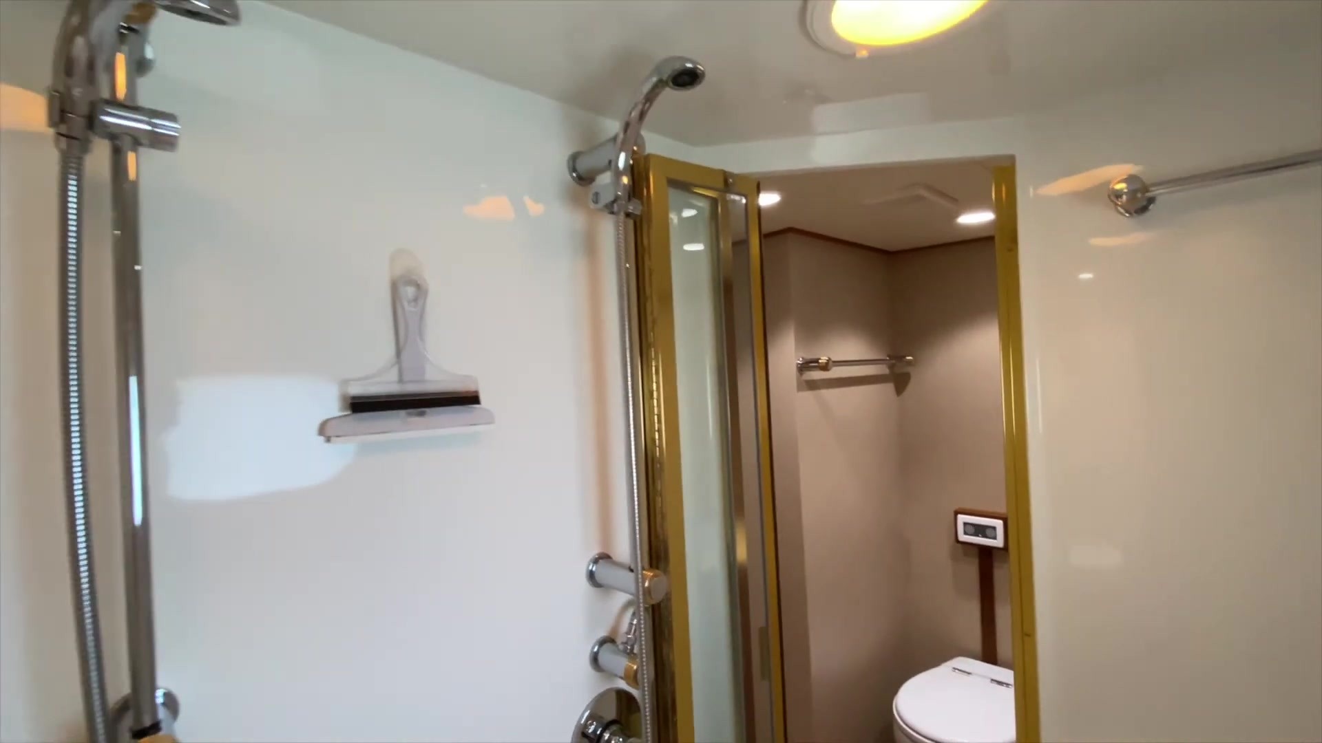 Ensuite shower enclosure