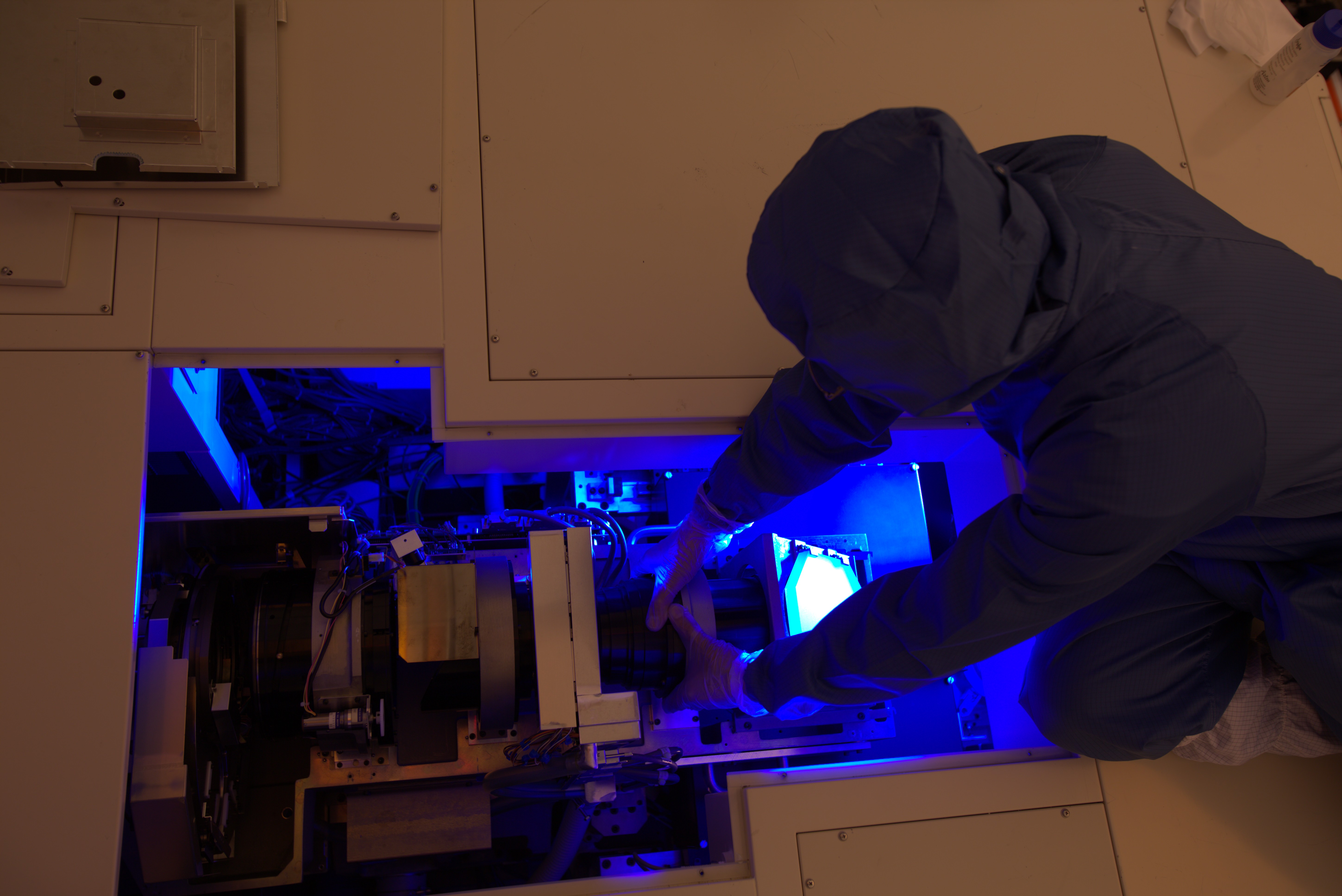 PLACEHOLDER — needs a photo of a GCE engineer servicing a tool on site