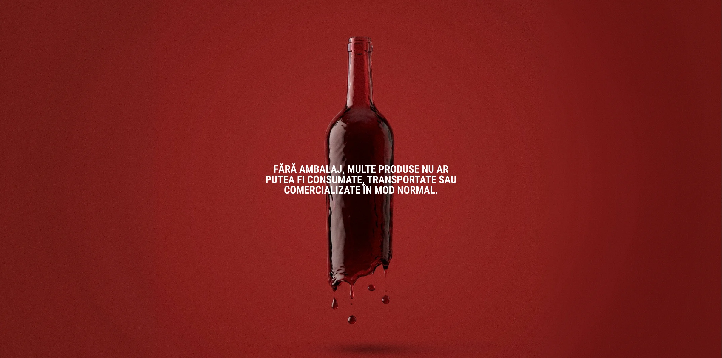 Sticlă de vin roșie pe fundal roșu, cu mesajul despre rolul ambalajului în comerț
