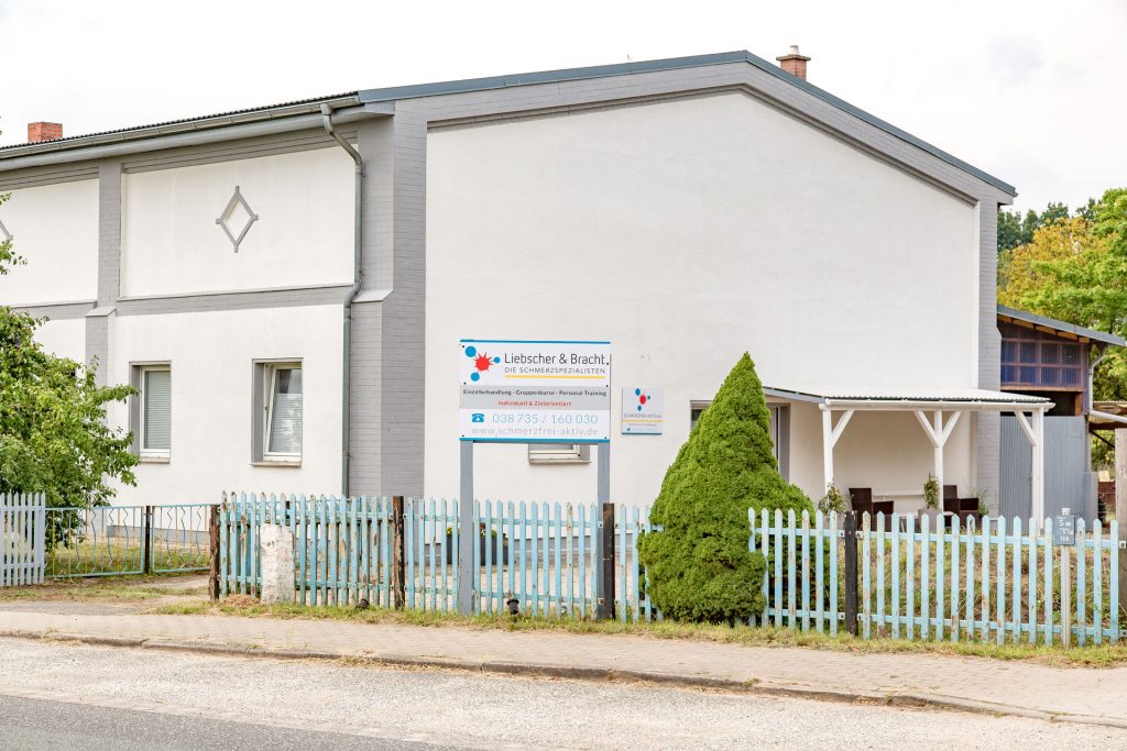 Außenansicht der Praxis Schmerzfrei-aktiv in Barkow