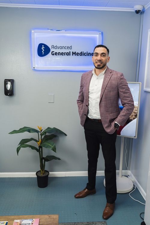 Dr. Raul Vasquez Duran, primary care doctor in Elizabeth, NJ