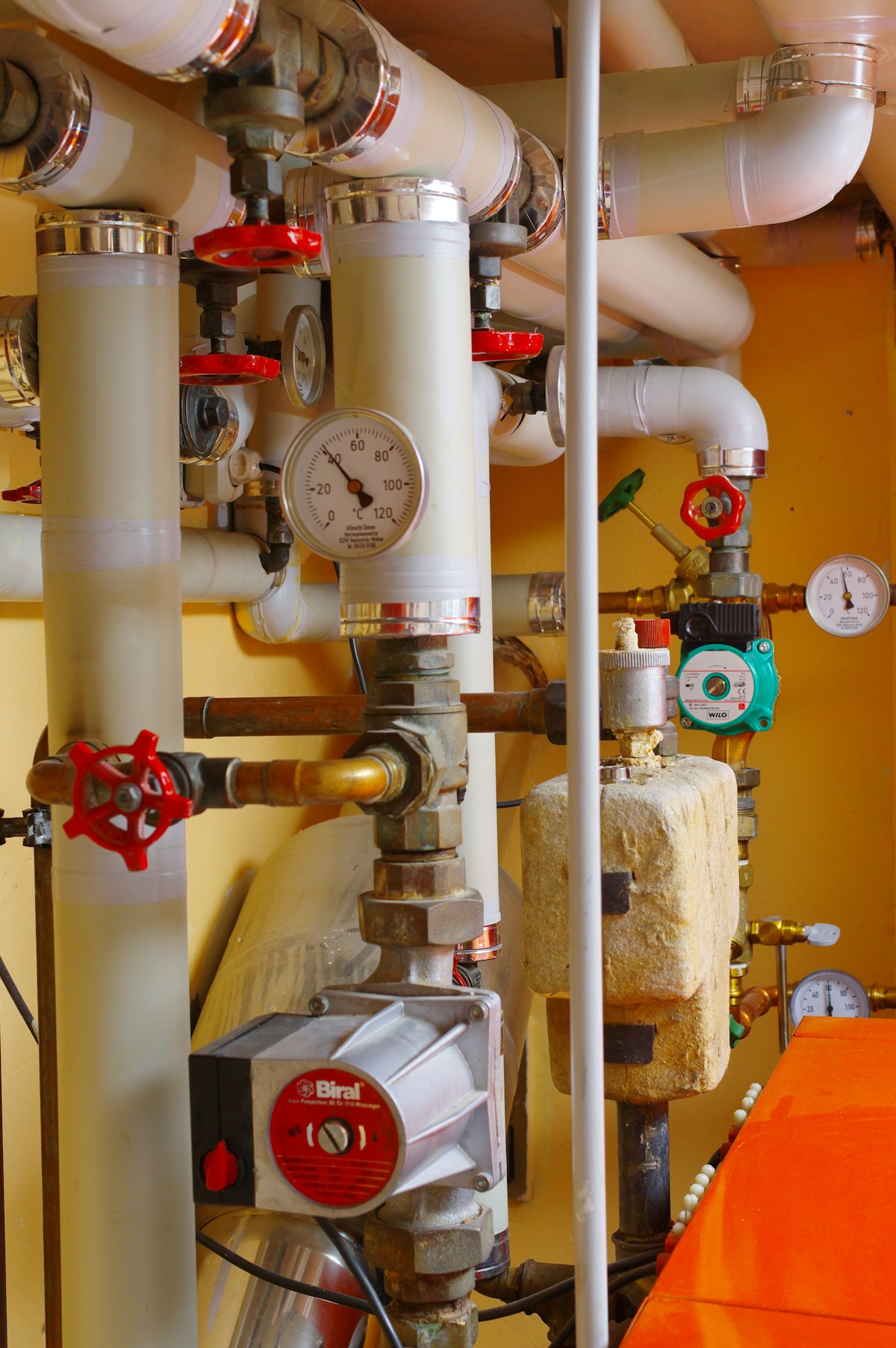 Technische Gebäudeausrüstung – Rohrleitungen und Anlagentechnik