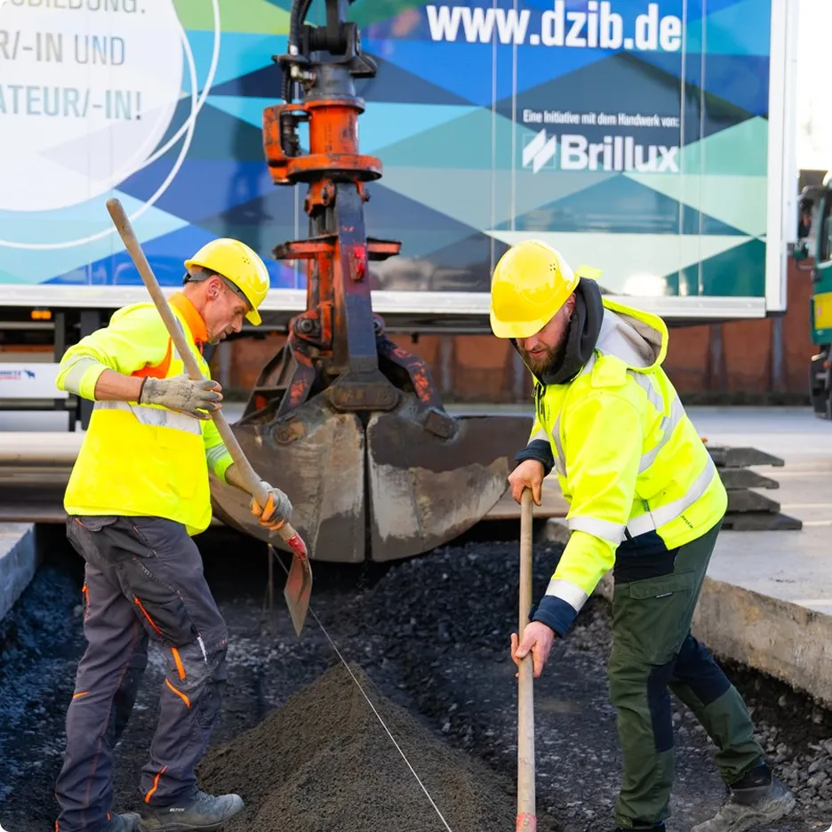Detailaufnahme einer frisch asphaltierten Fläche