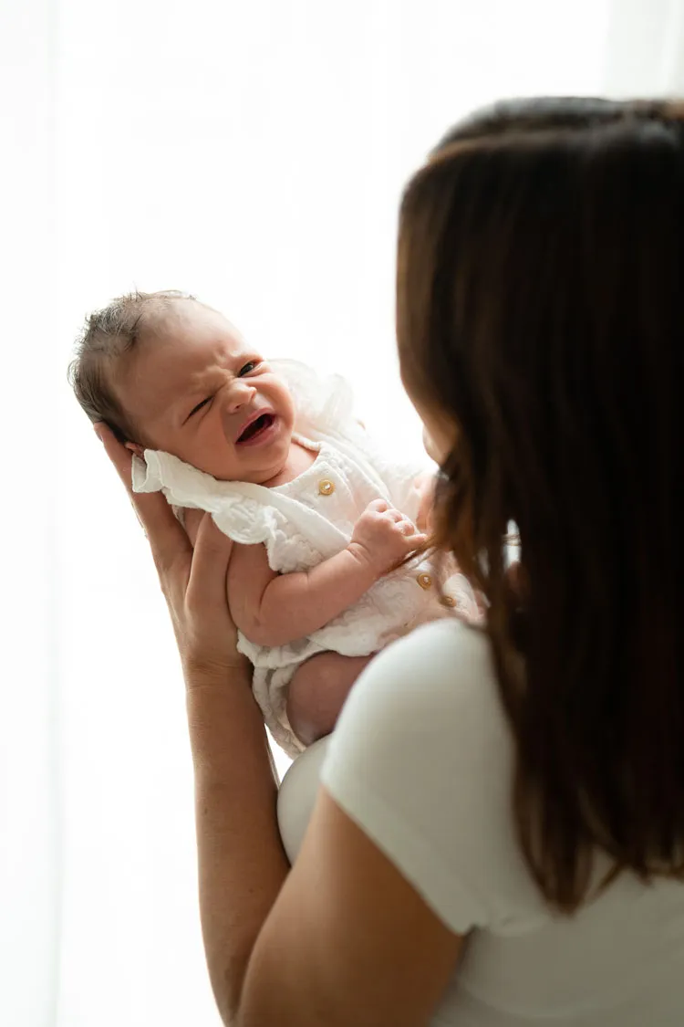 Neonato che piange