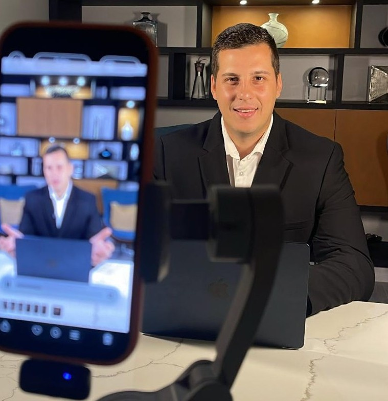 Filip recording content for Linked Core