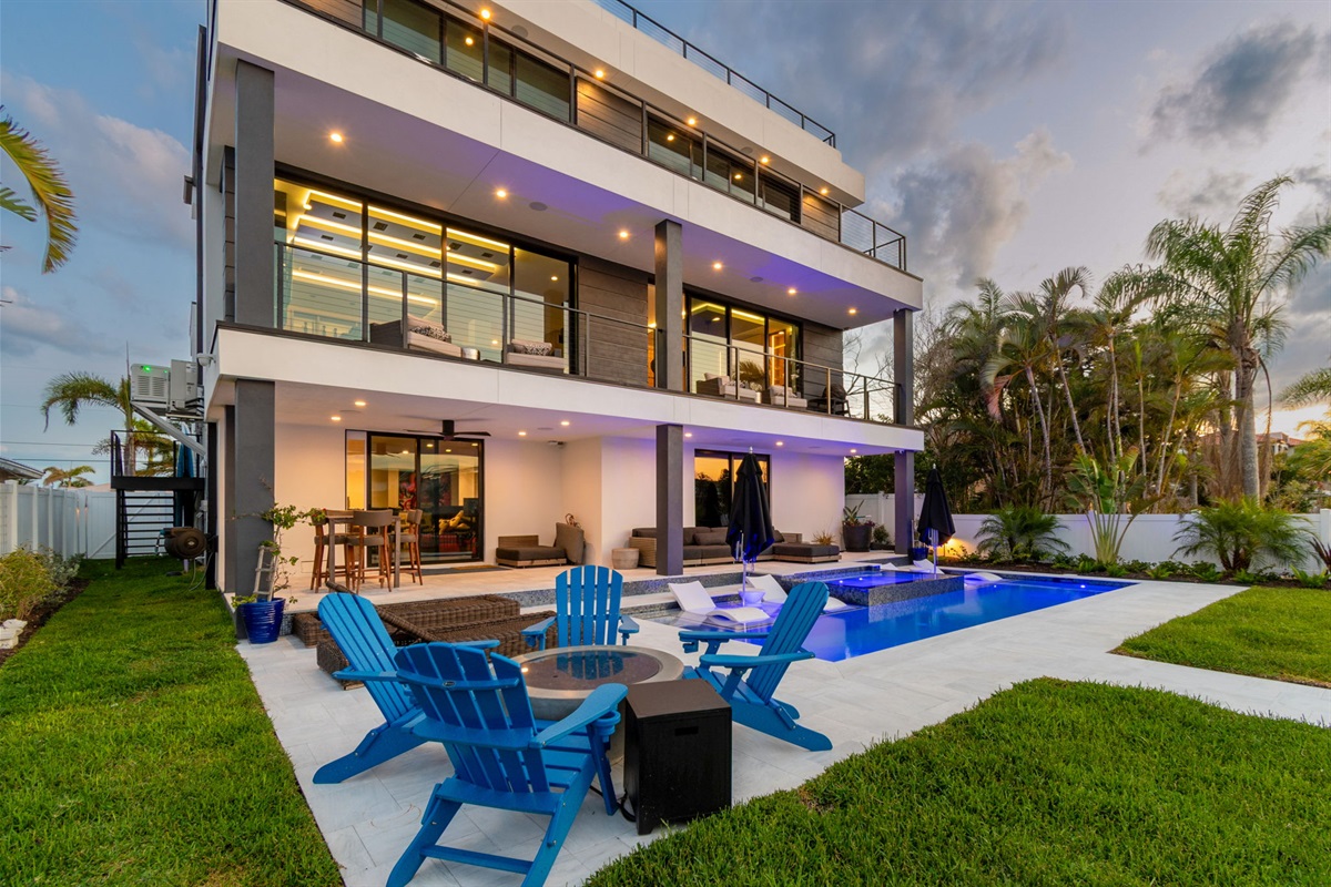 Intracoastal Luxury – Pool, Spa + Golf Sim