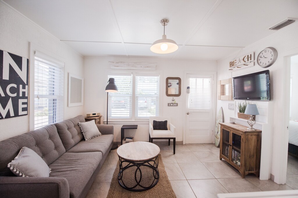 Historic Beach Cottage 960