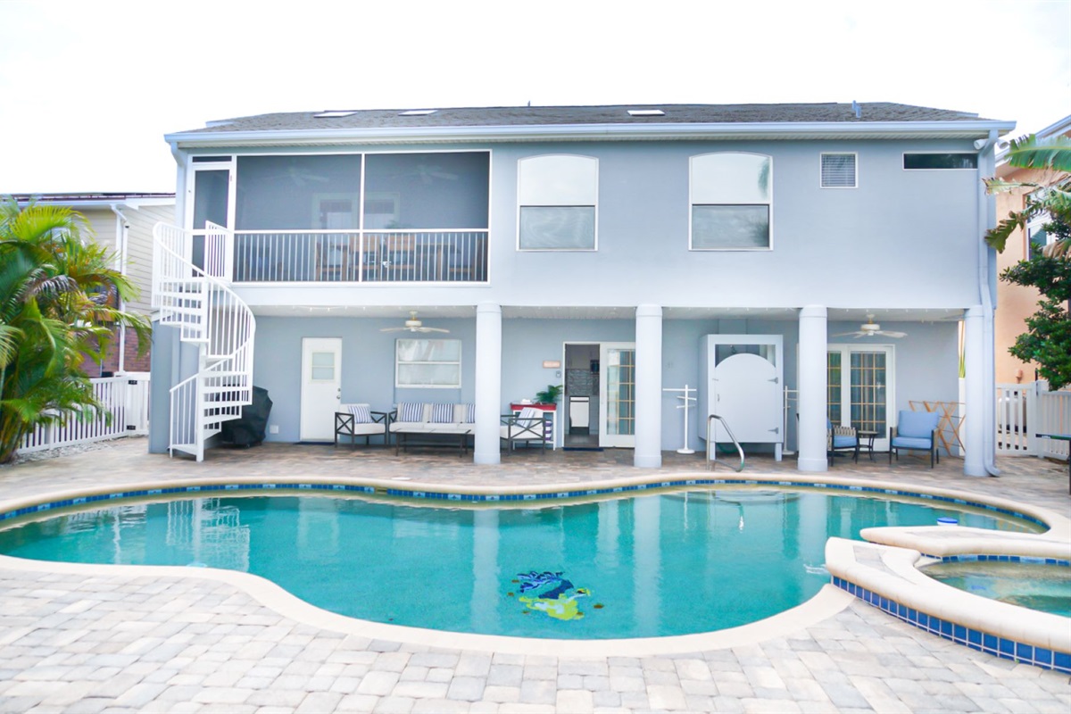 Manatee Manor