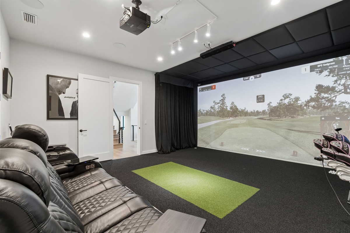 Intracoastal Luxury – Pool, Spa + Golf Sim