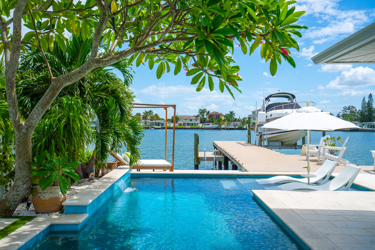 Dolphin Bay