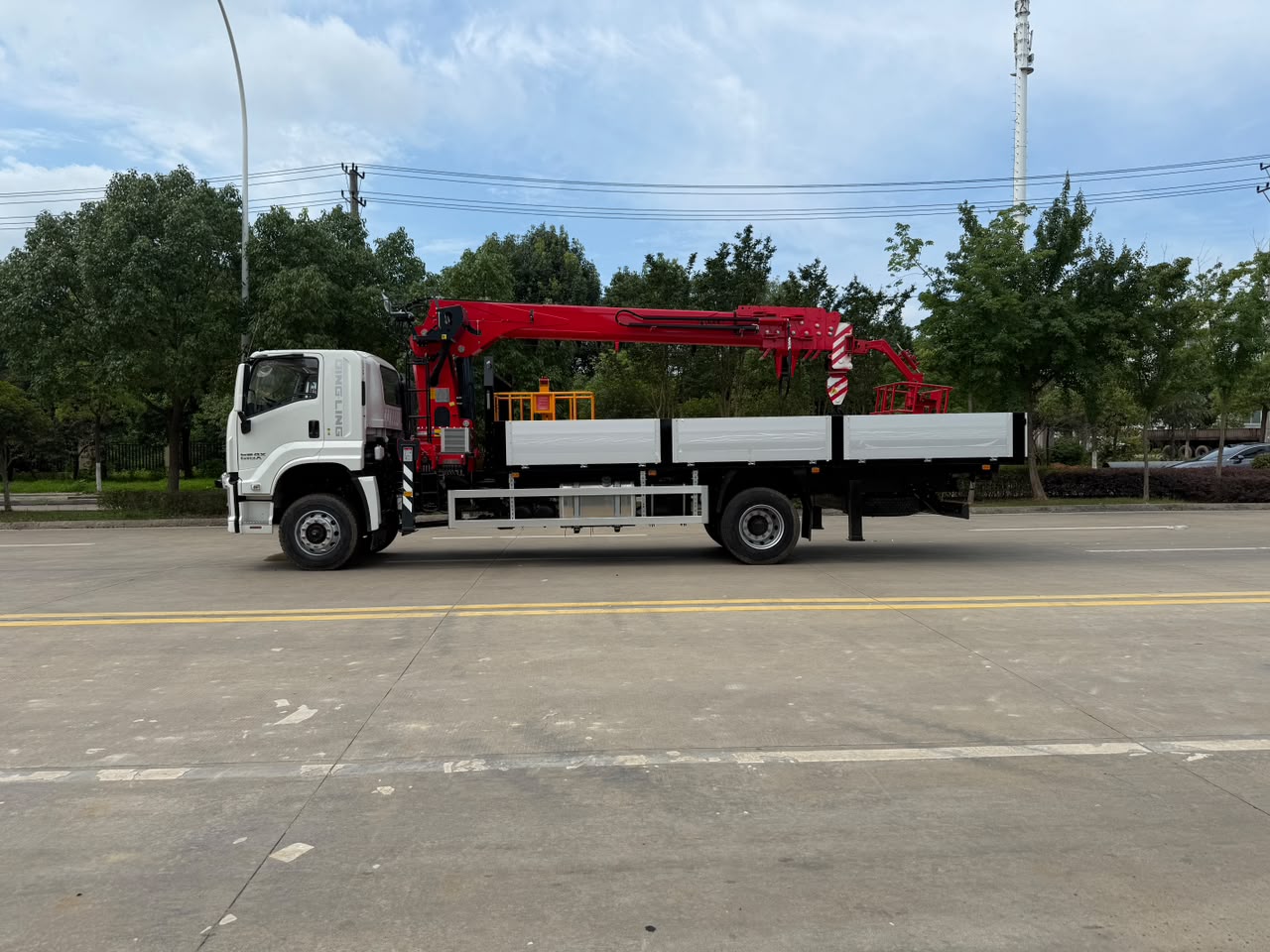 ISUZU GIGA — второй борт