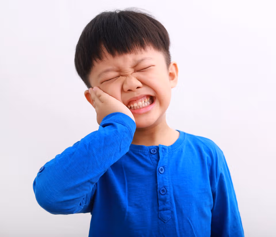 Emergency Pediatric Dentist in West Hempstead - Child experiencing a pediatric dental emergency | Emergency Pediatric Dentist in West Hempstead