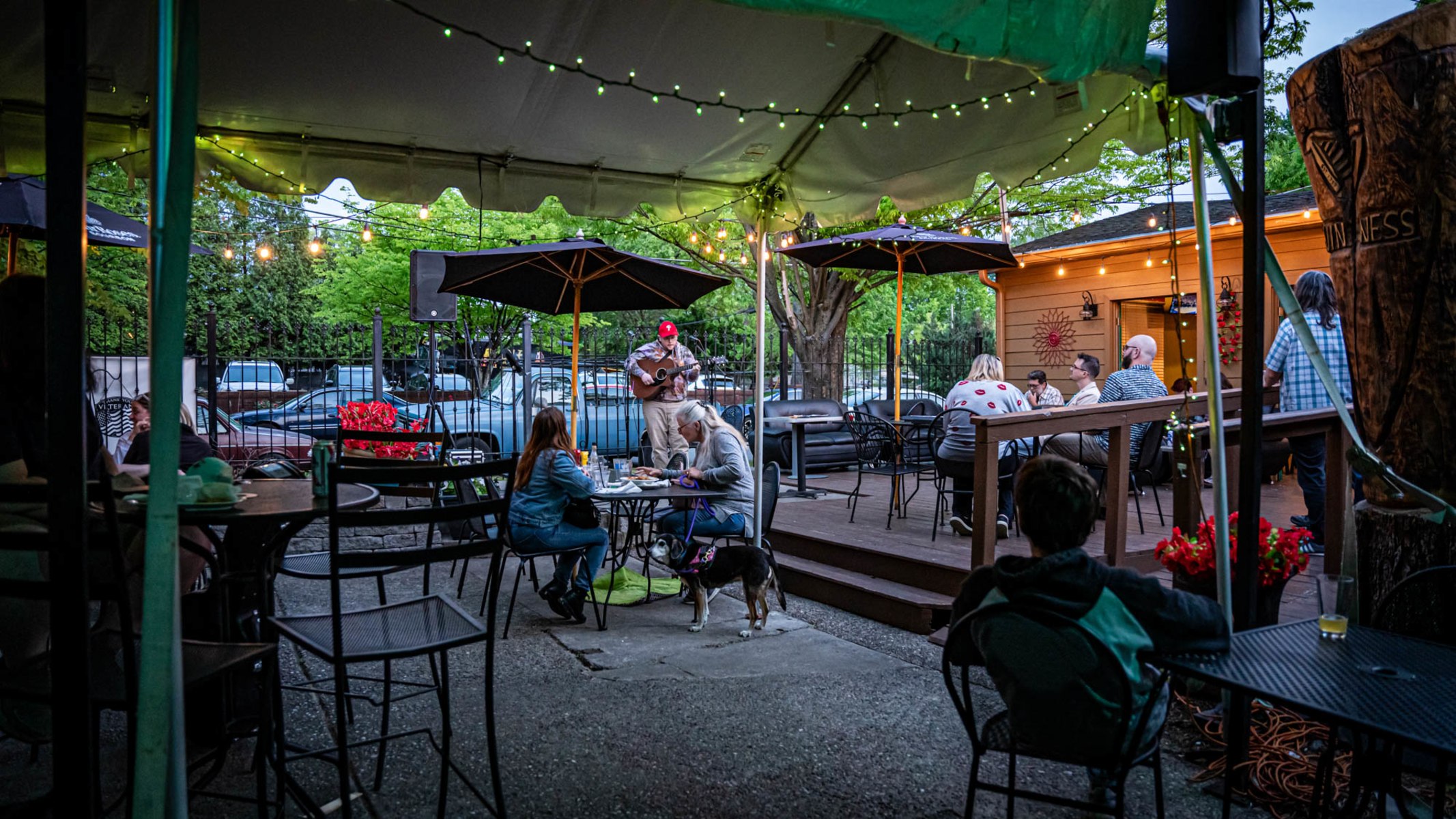 Flanagan's Ale House in The Highlands, Louisville – exterior