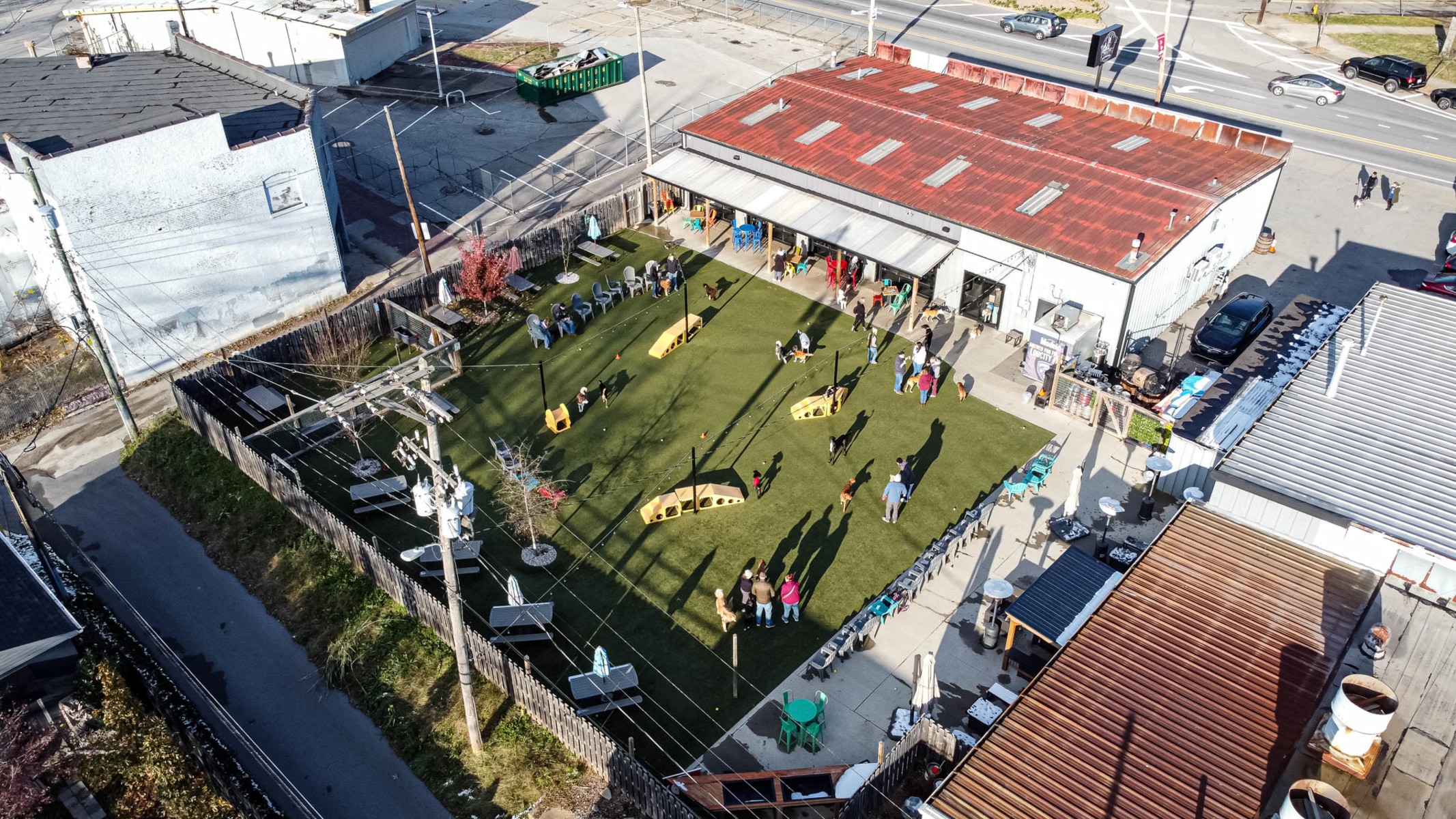 PG&J's Dog Park Bar in The Highlands, Louisville – exterior