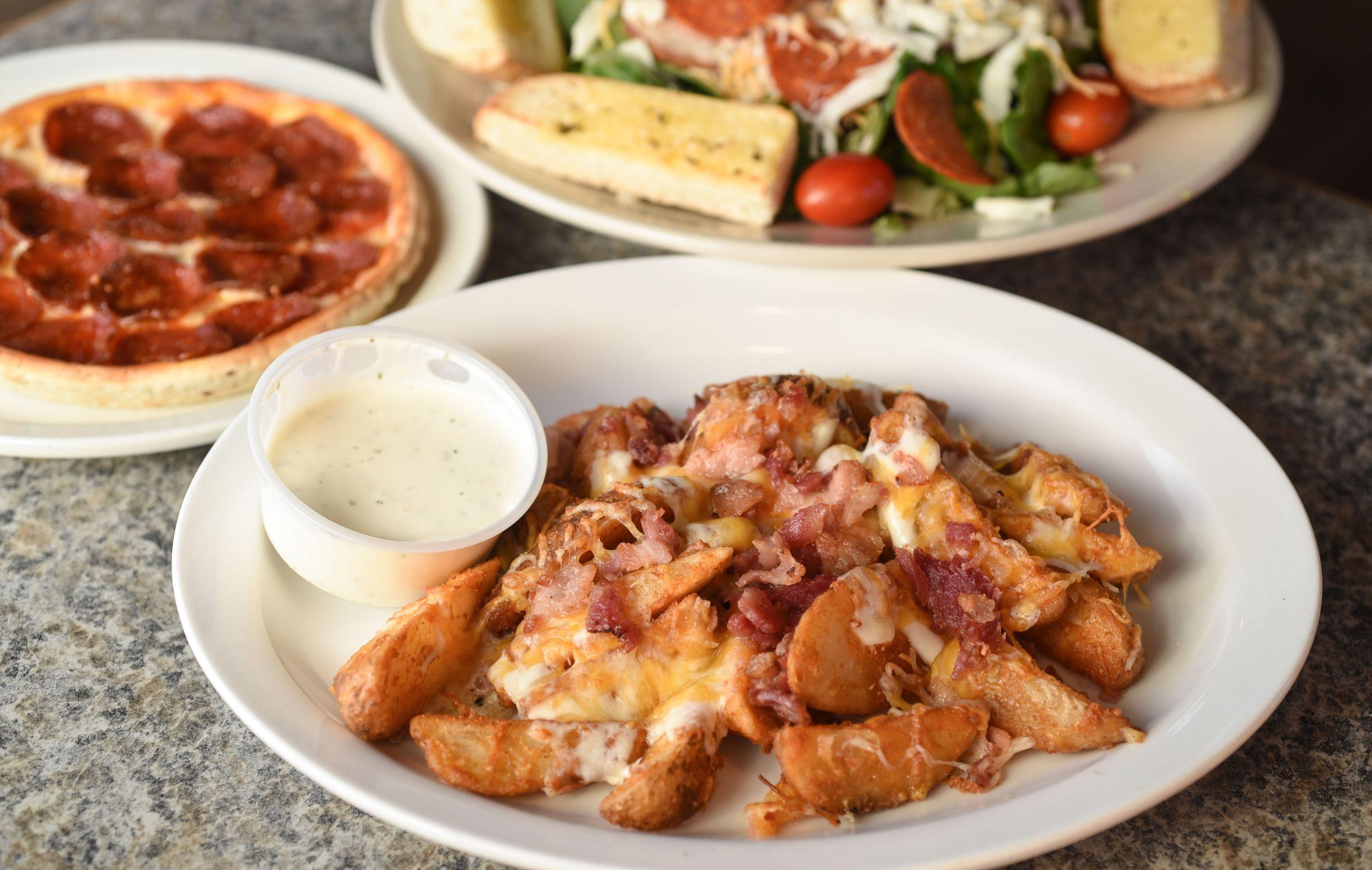 Hometown Pizza Middletown in Middletown, Louisville – food