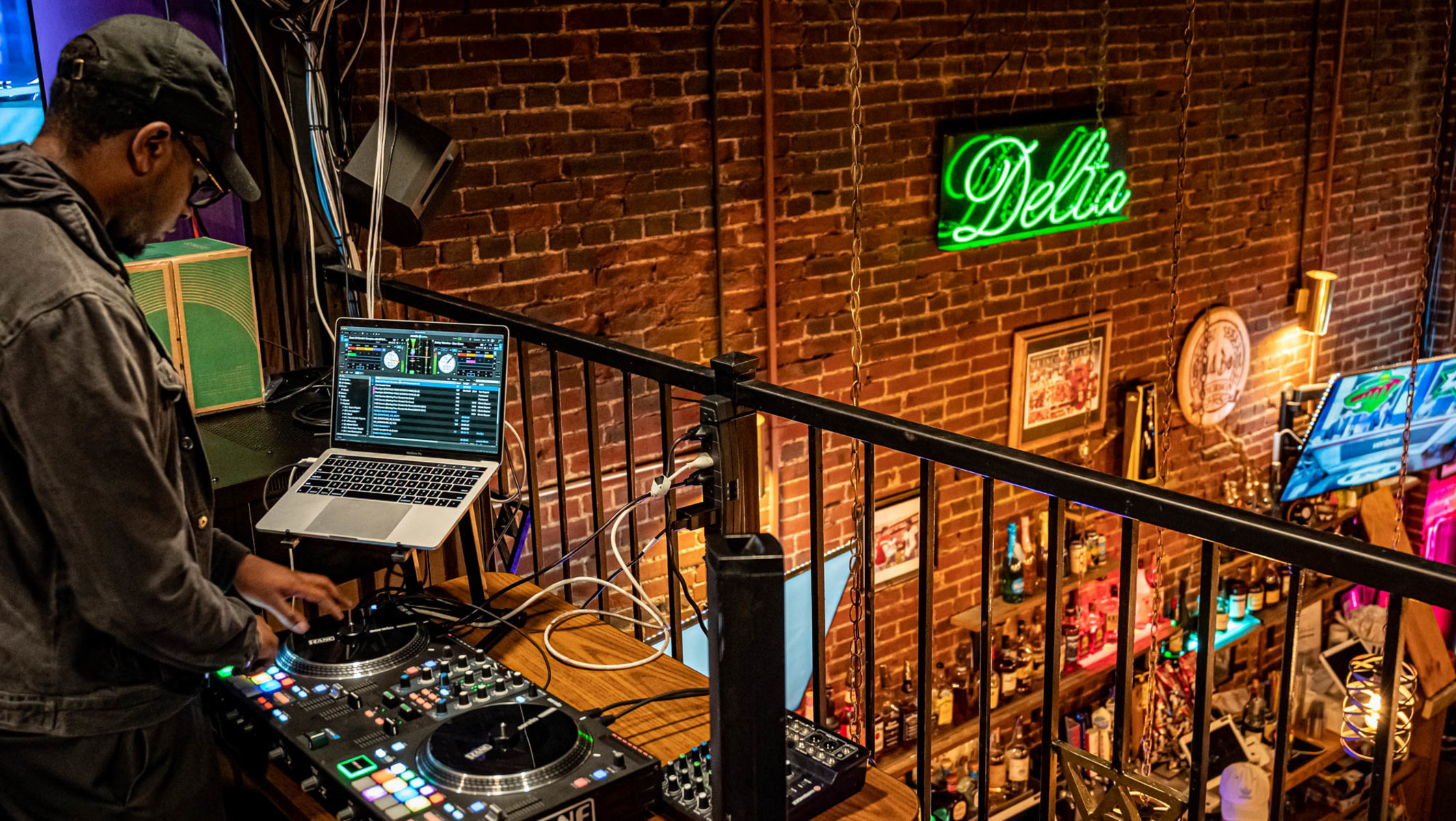 The GRÜV Sports Bar & Lounge in Downtown, Louisville – interior