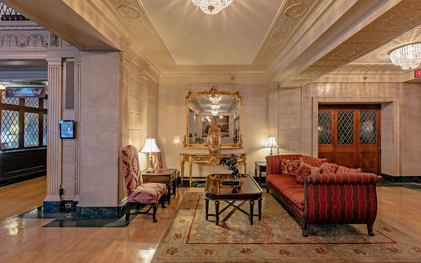 J. Graham's Café in Downtown, Louisville – interior