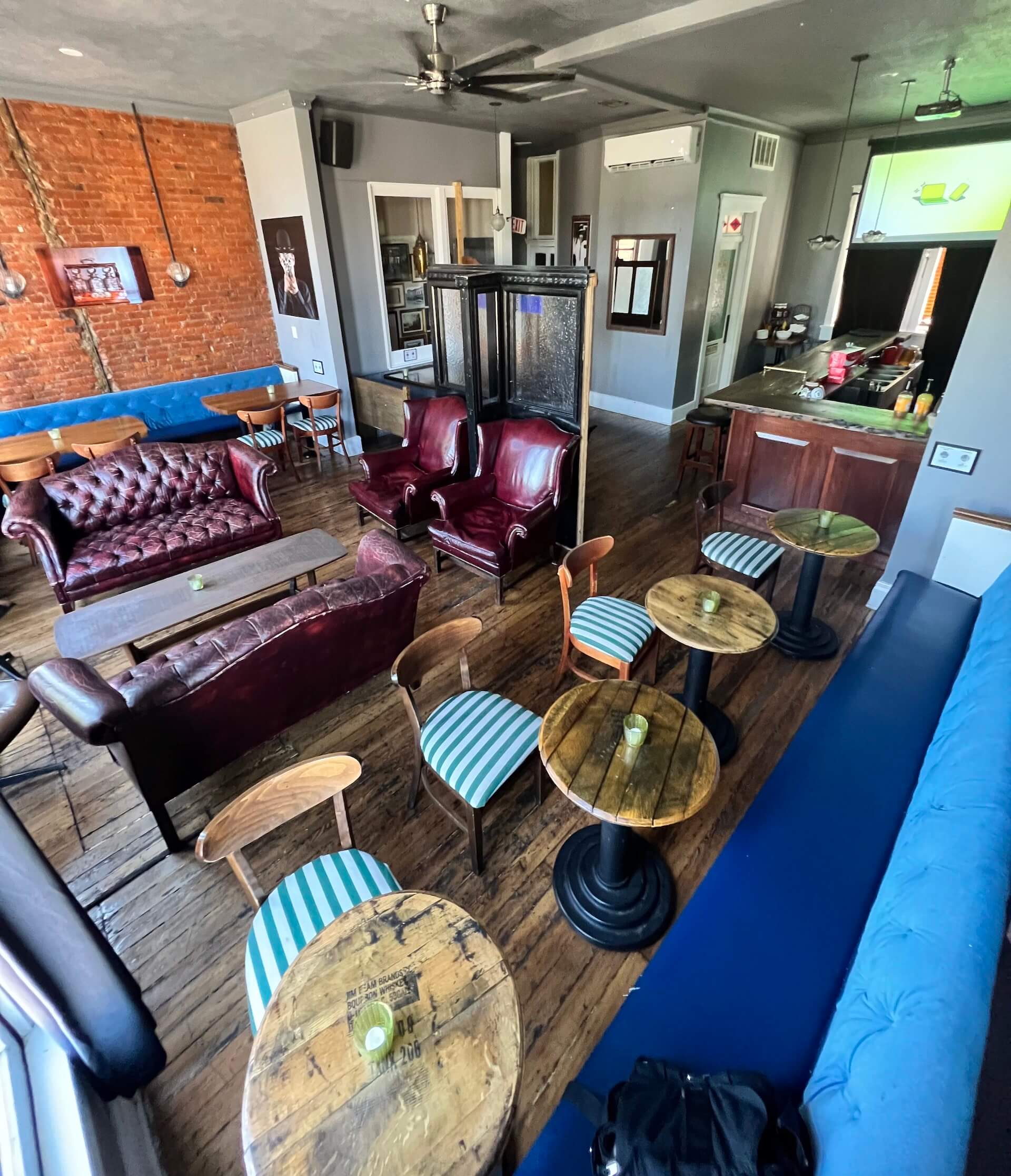 O'Shea's Irish Pub in The Highlands, Louisville – interior