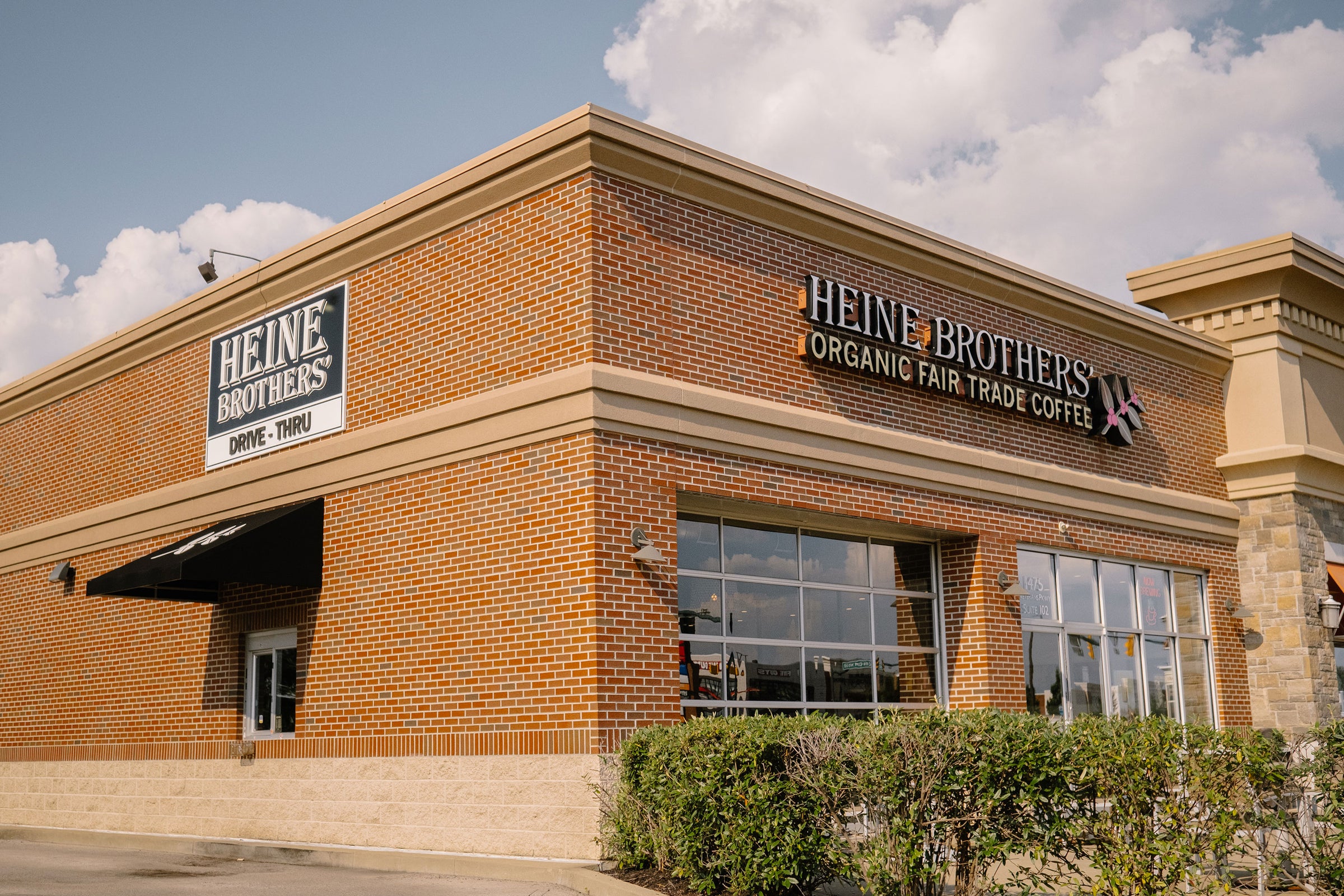 Heine Brothers' Coffee Middletown in Middletown, Louisville – exterior