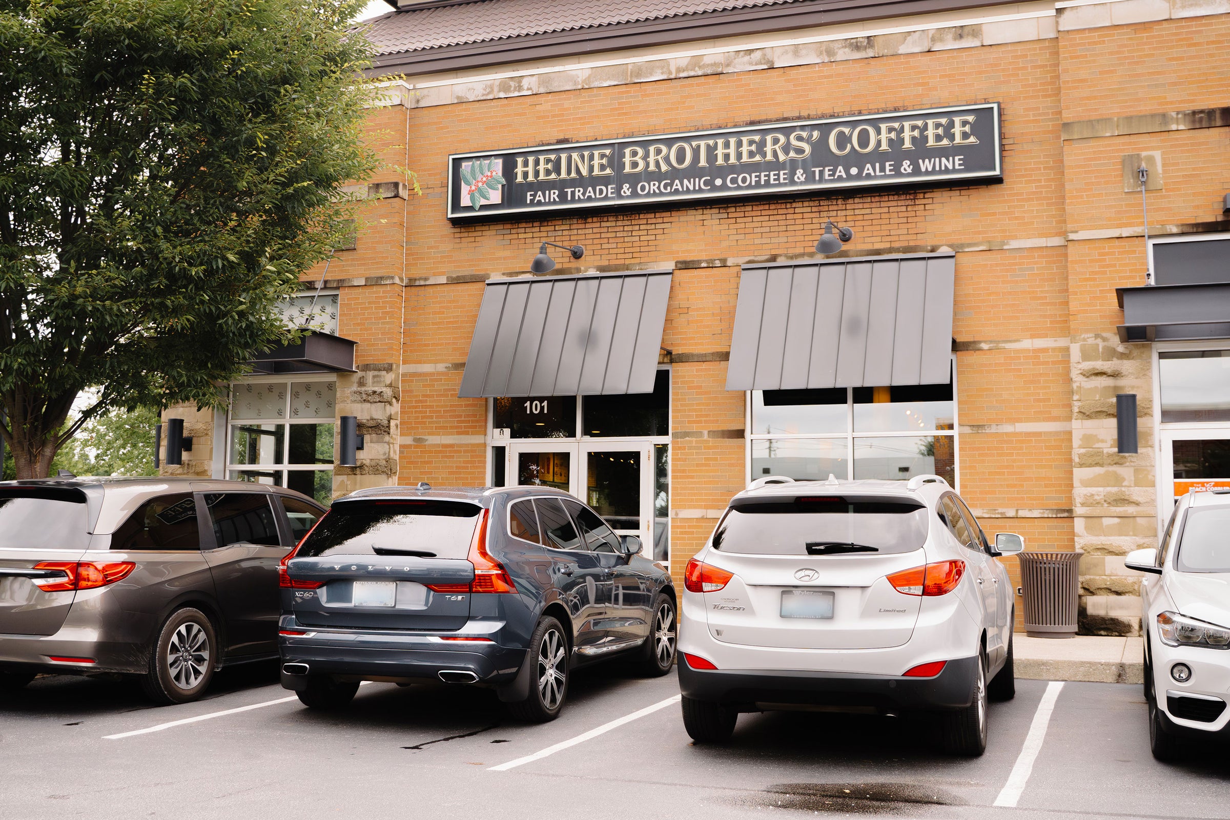 Heine Brothers' Coffee Middletown in Middletown, Louisville – exterior