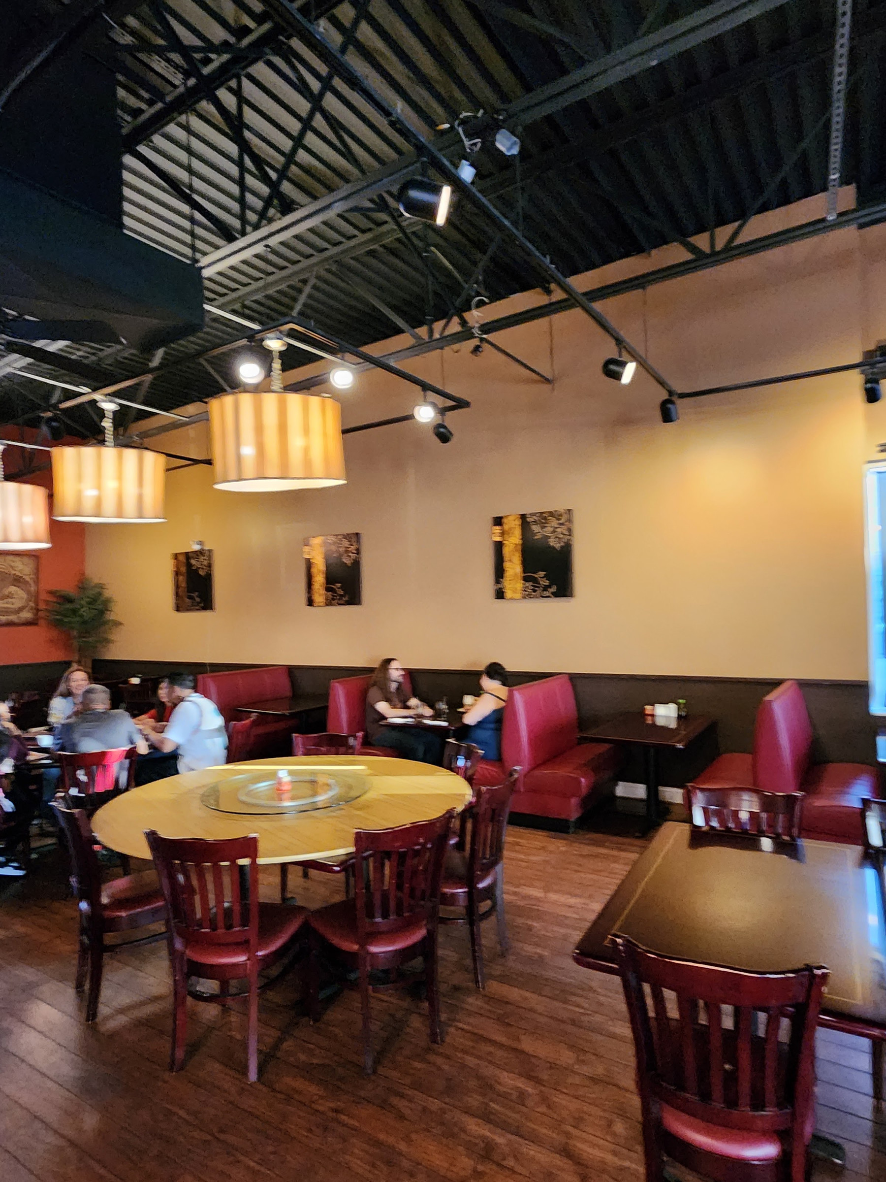 Jasmine and Tsubaki in Middletown, Louisville – interior