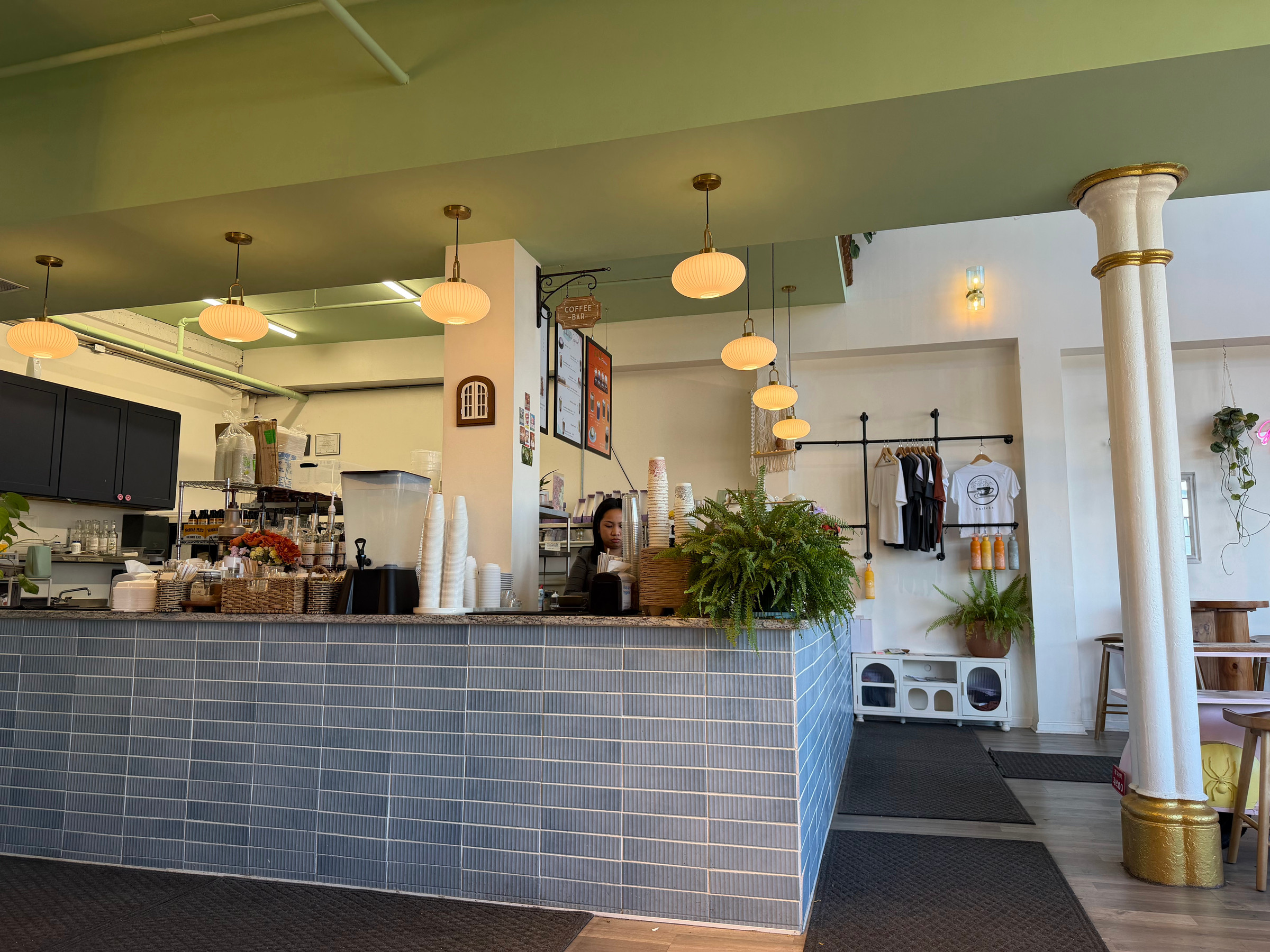 Phalcha Coffee St. Matthews in St. Matthews, Louisville – interior