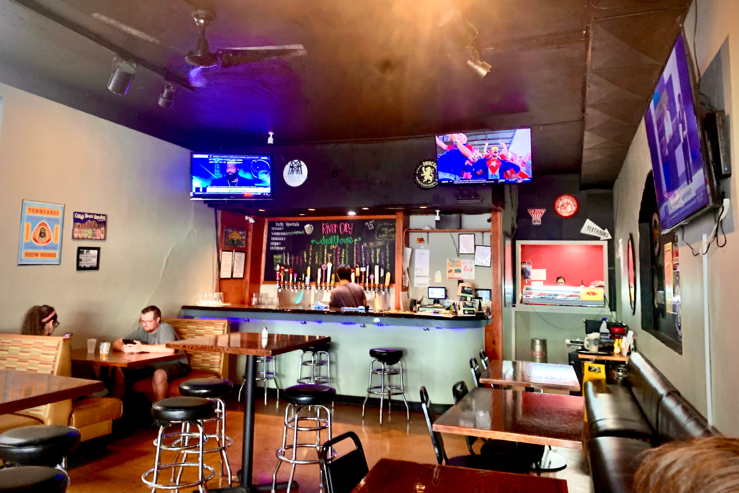River City Drafthouse in The Highlands, Louisville – interior