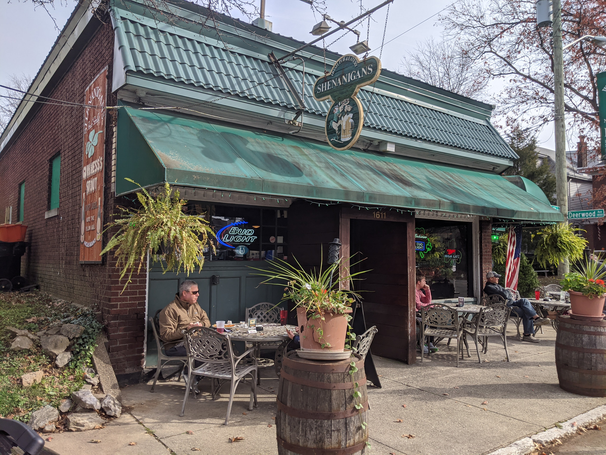 Shenanigans Irish Grille in The Highlands, Louisville – patio