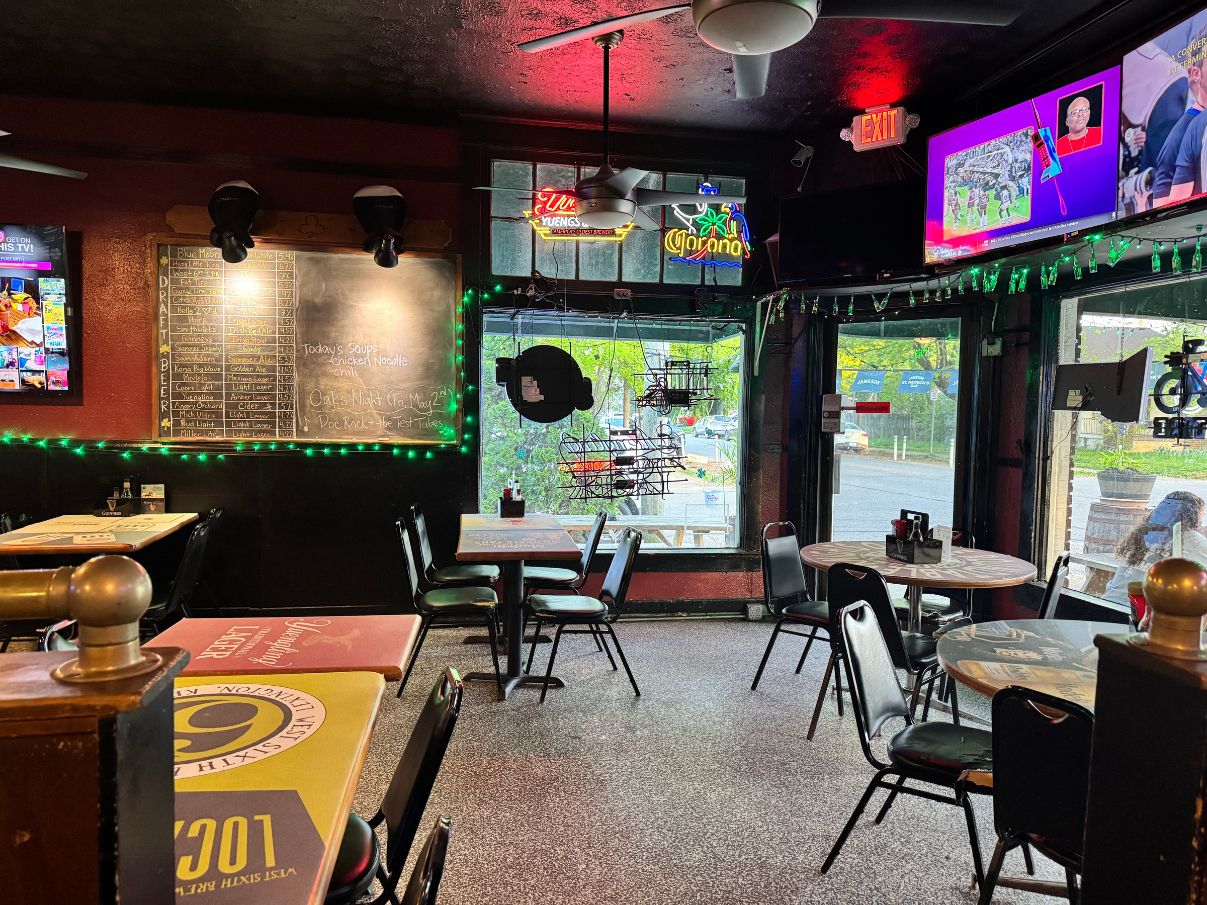 Shenanigans Irish Grille in The Highlands, Louisville – interior