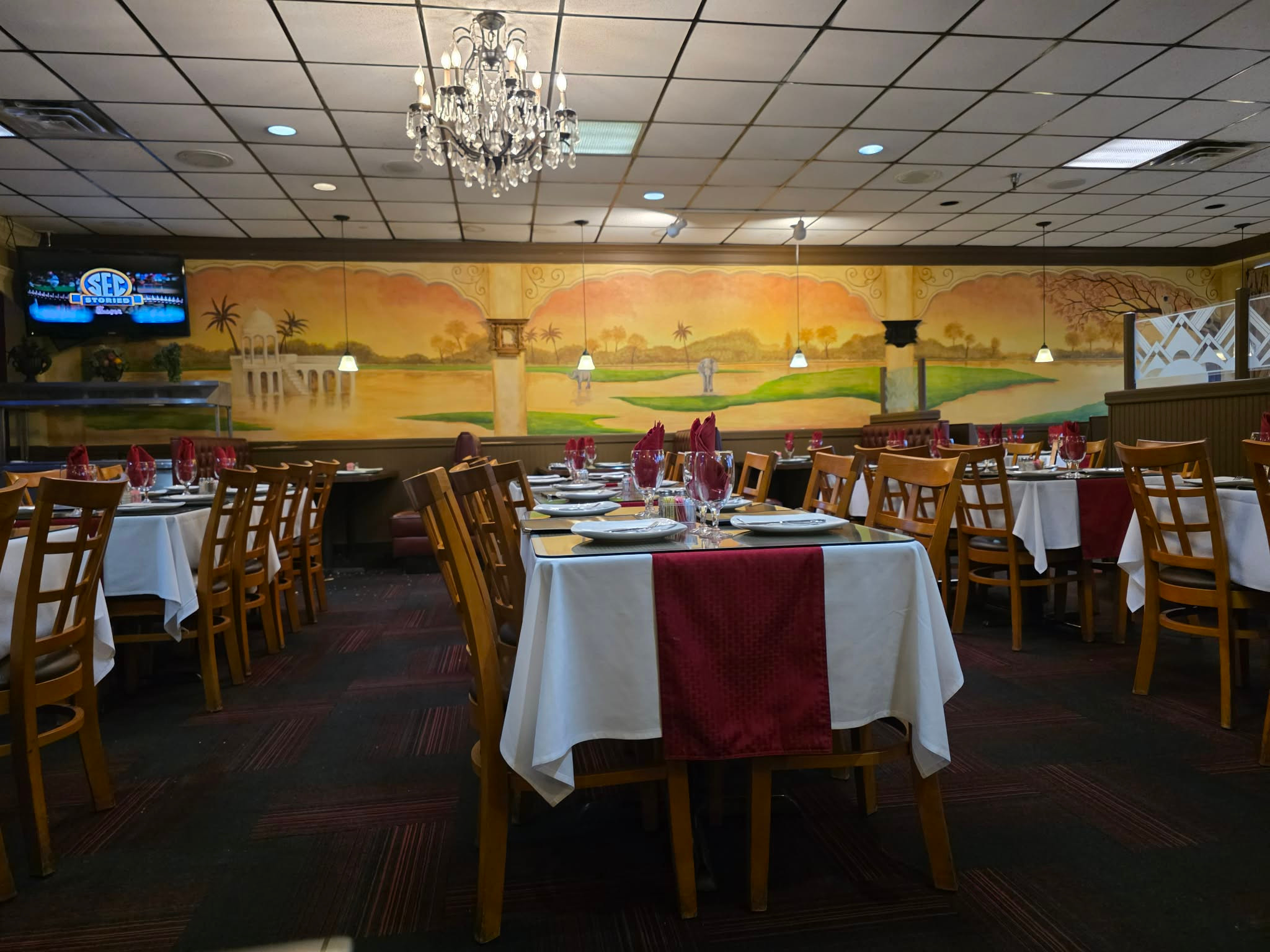 Clay Oven Indian Restaurant in Middletown, Louisville – interior