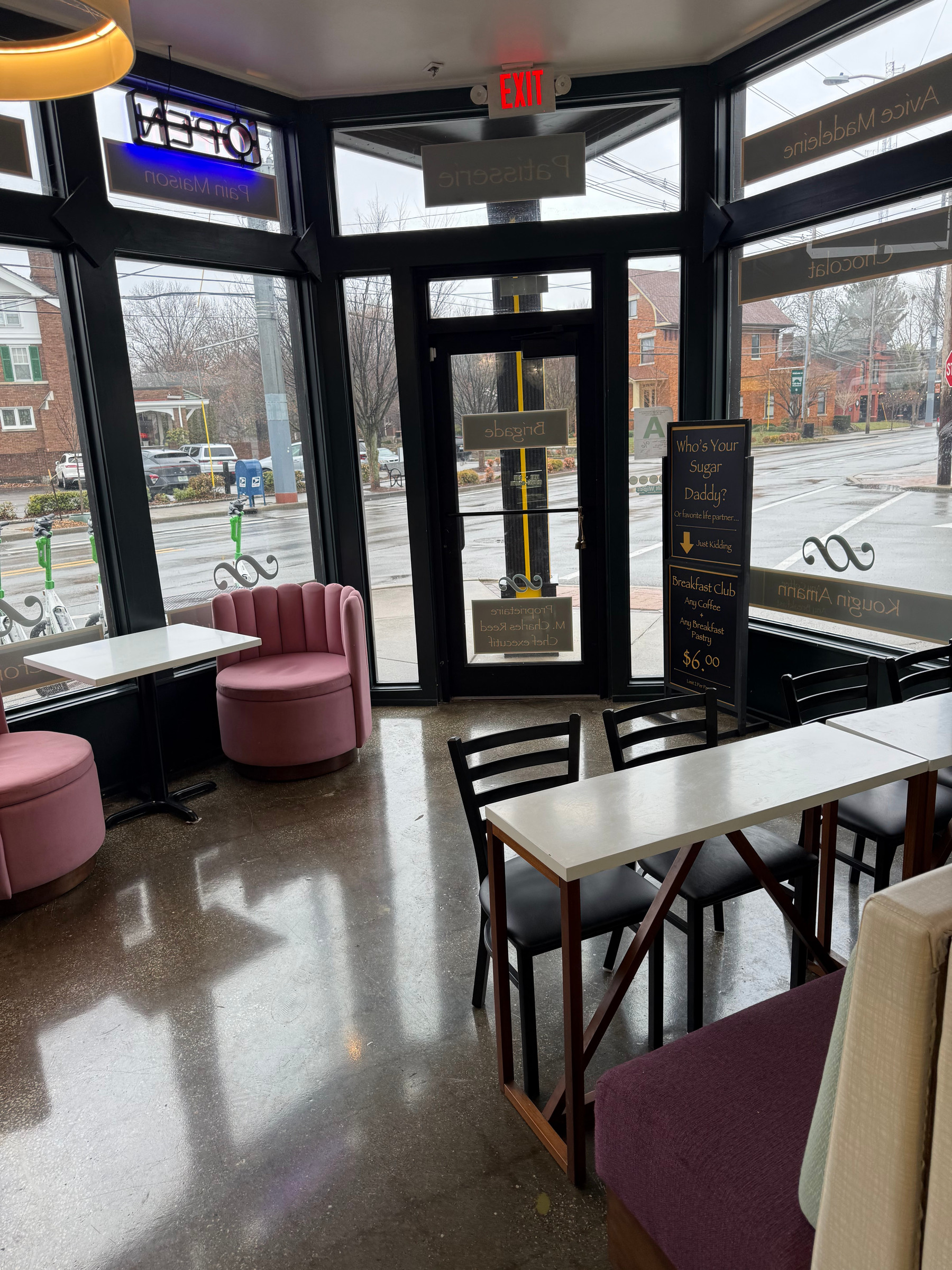 La Pâtisserie Française in The Highlands, Louisville – interior
